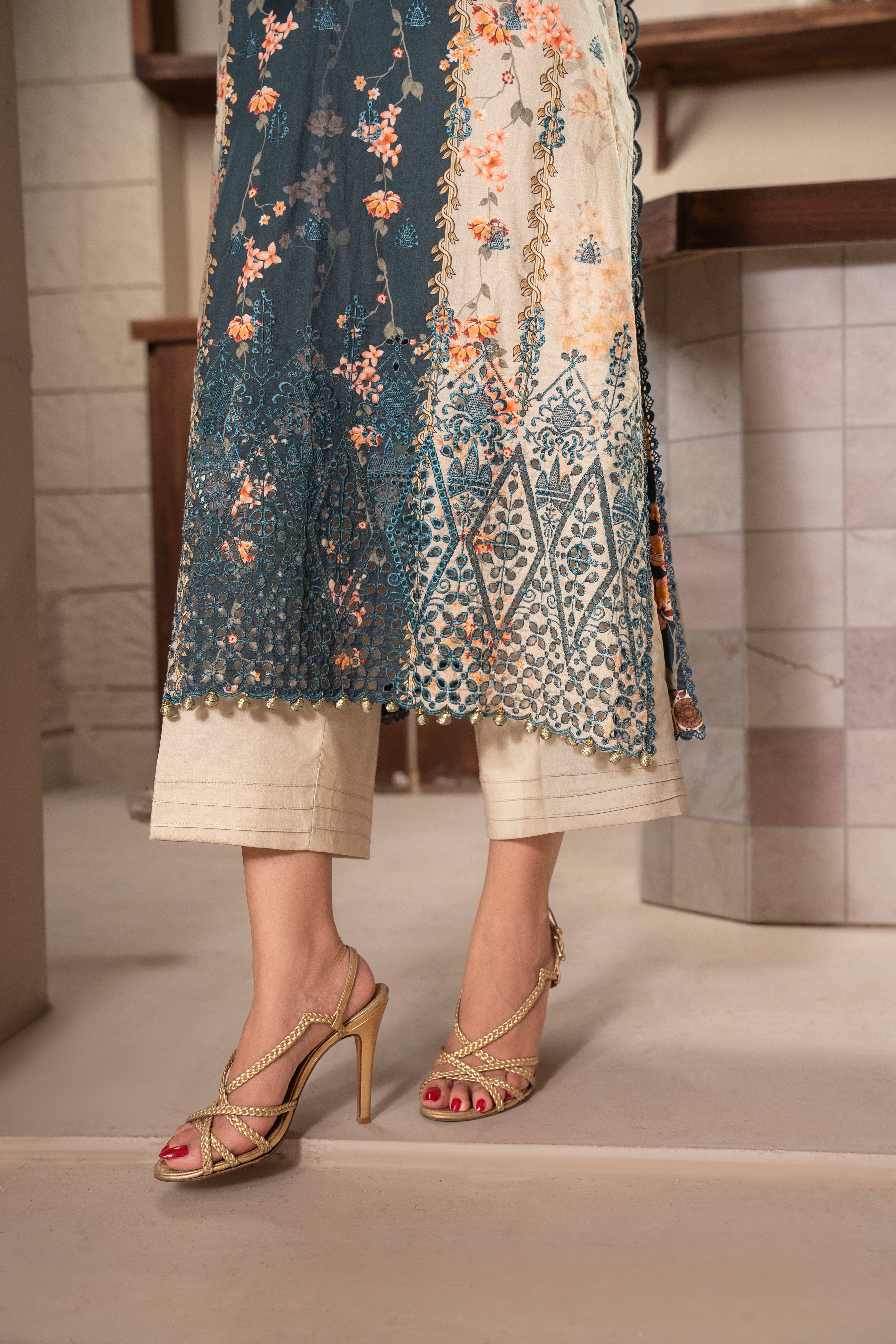 D727 - Collection Embroidered