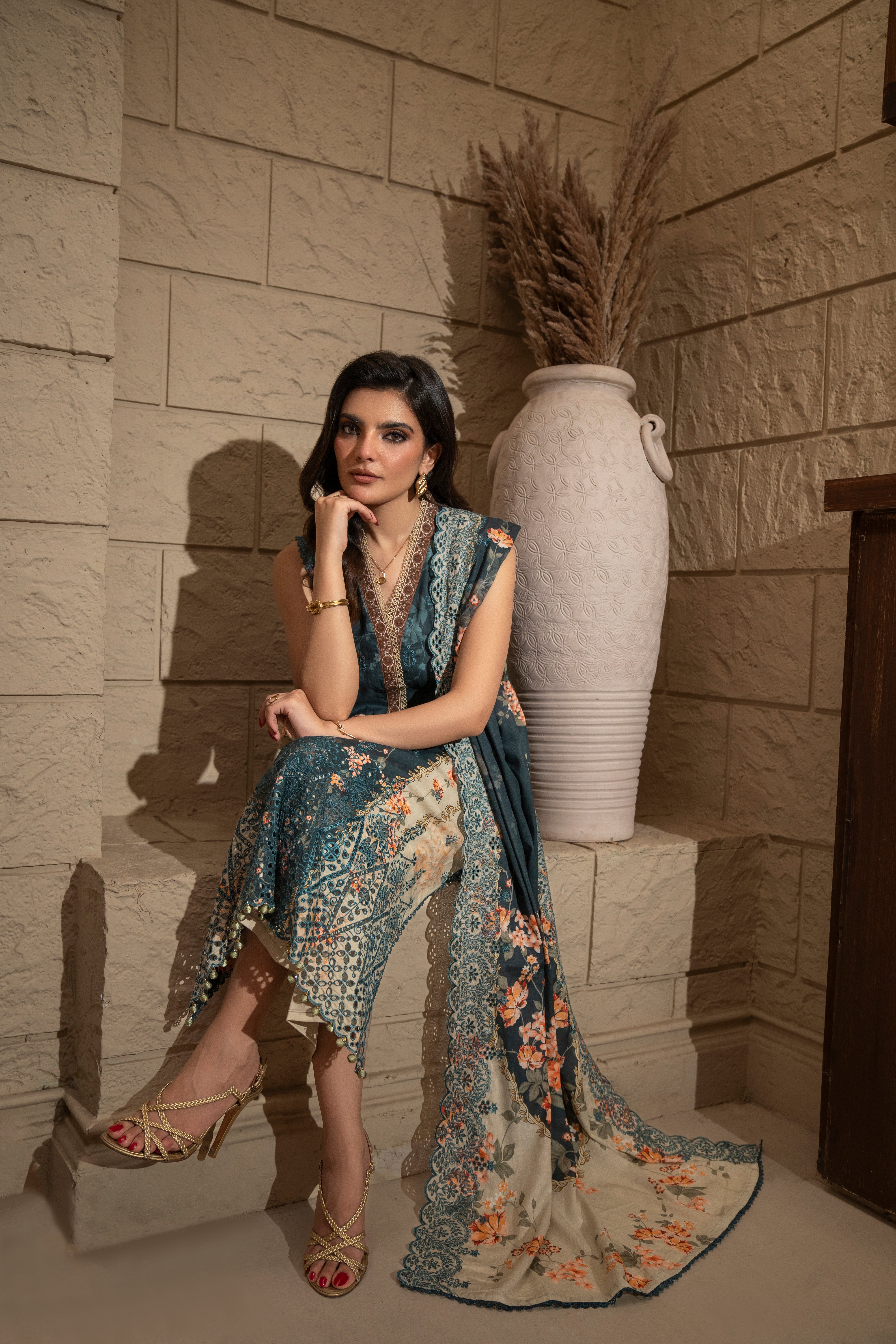 D727 - Collection Embroidered