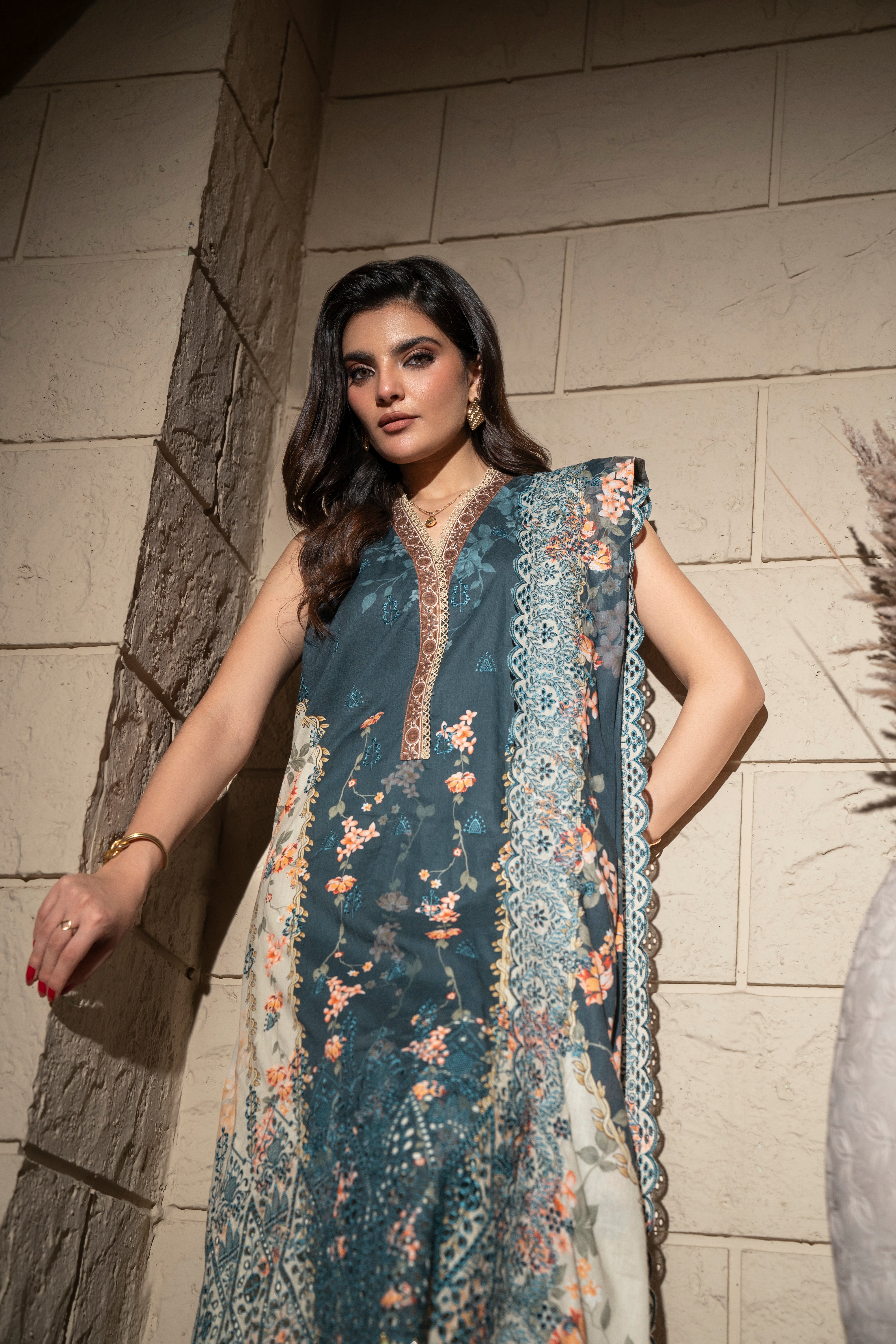 D727 - Collection Embroidered