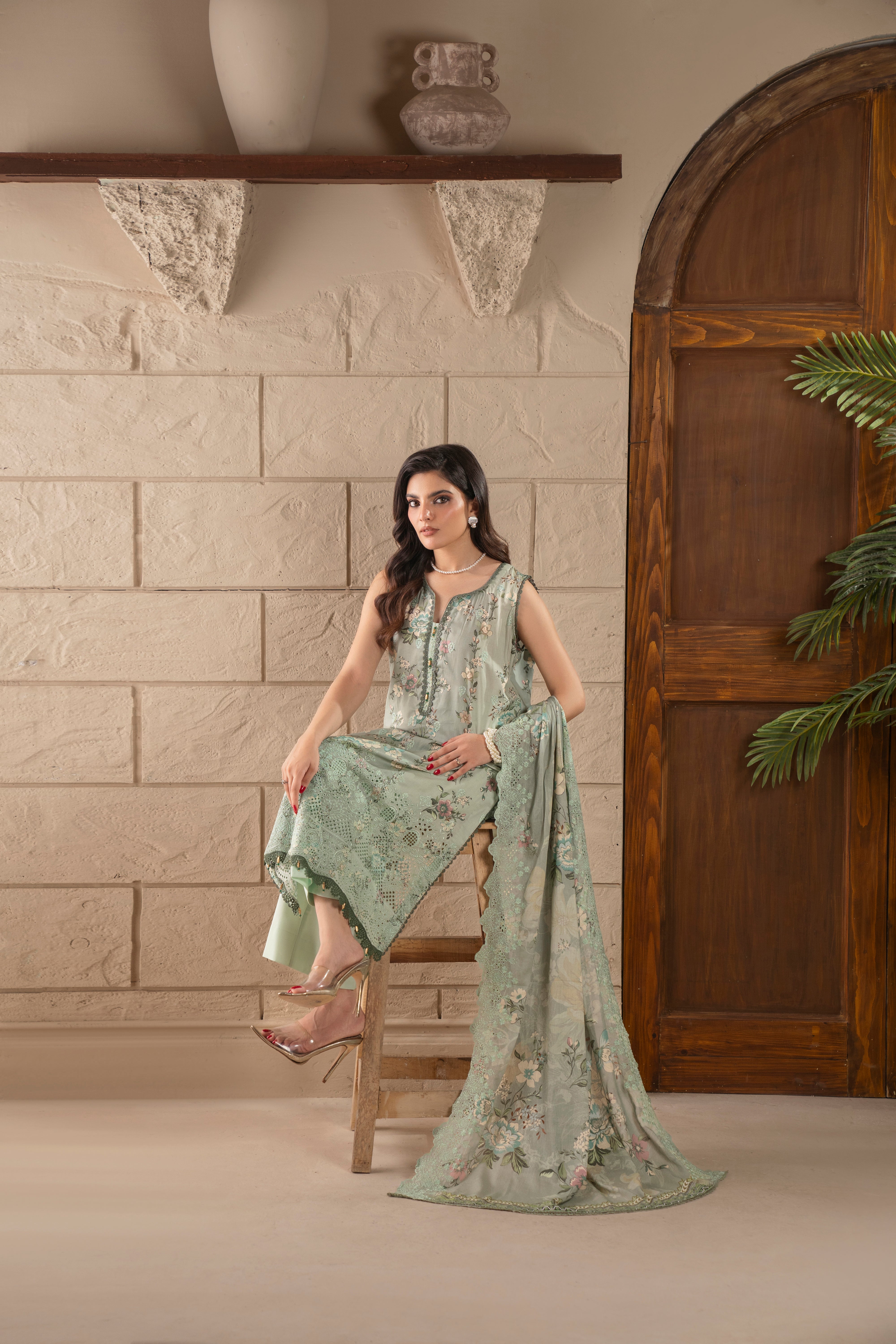 D722 - Collection Embroidered