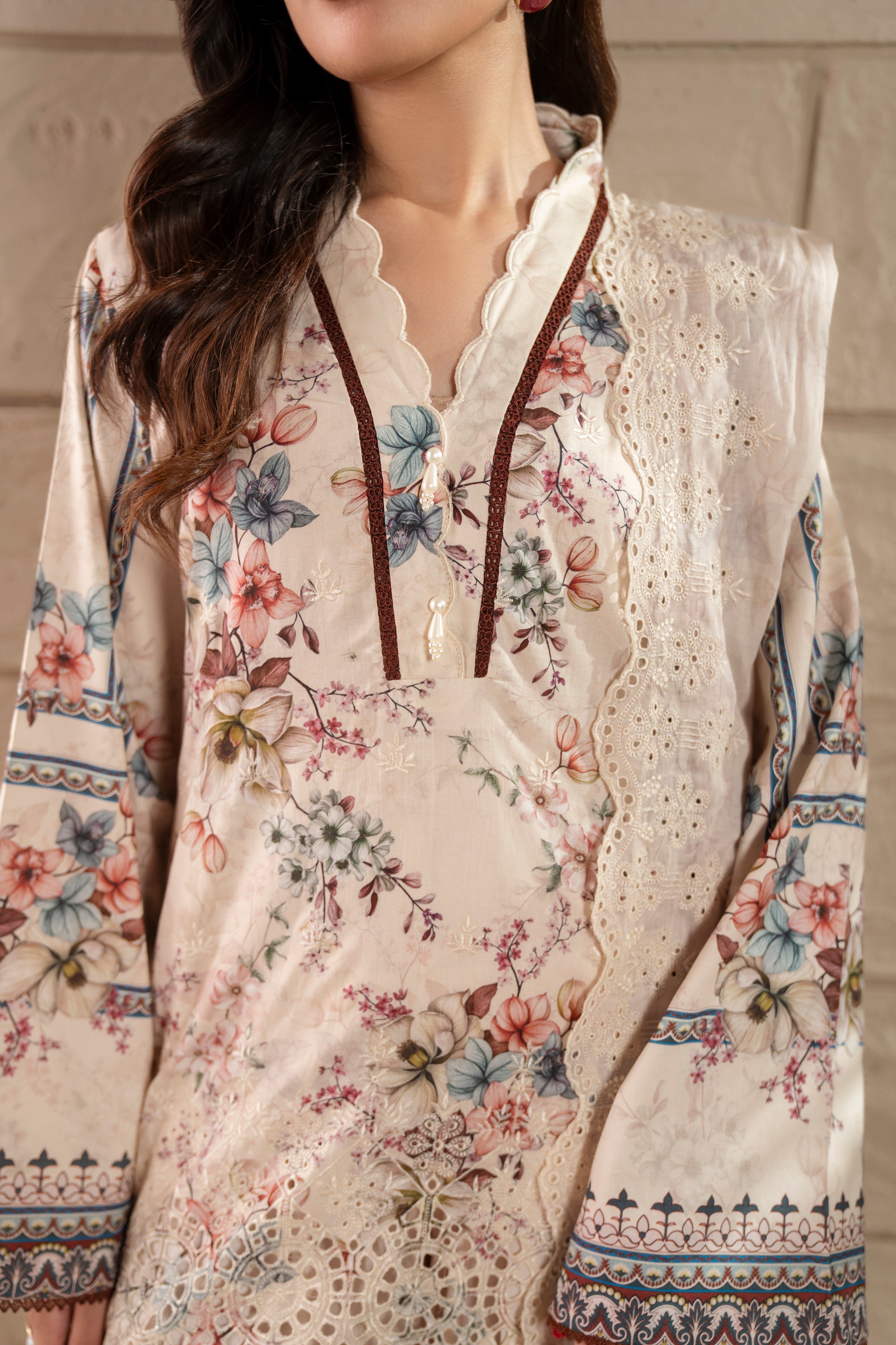 D718 - Collection Embroidered