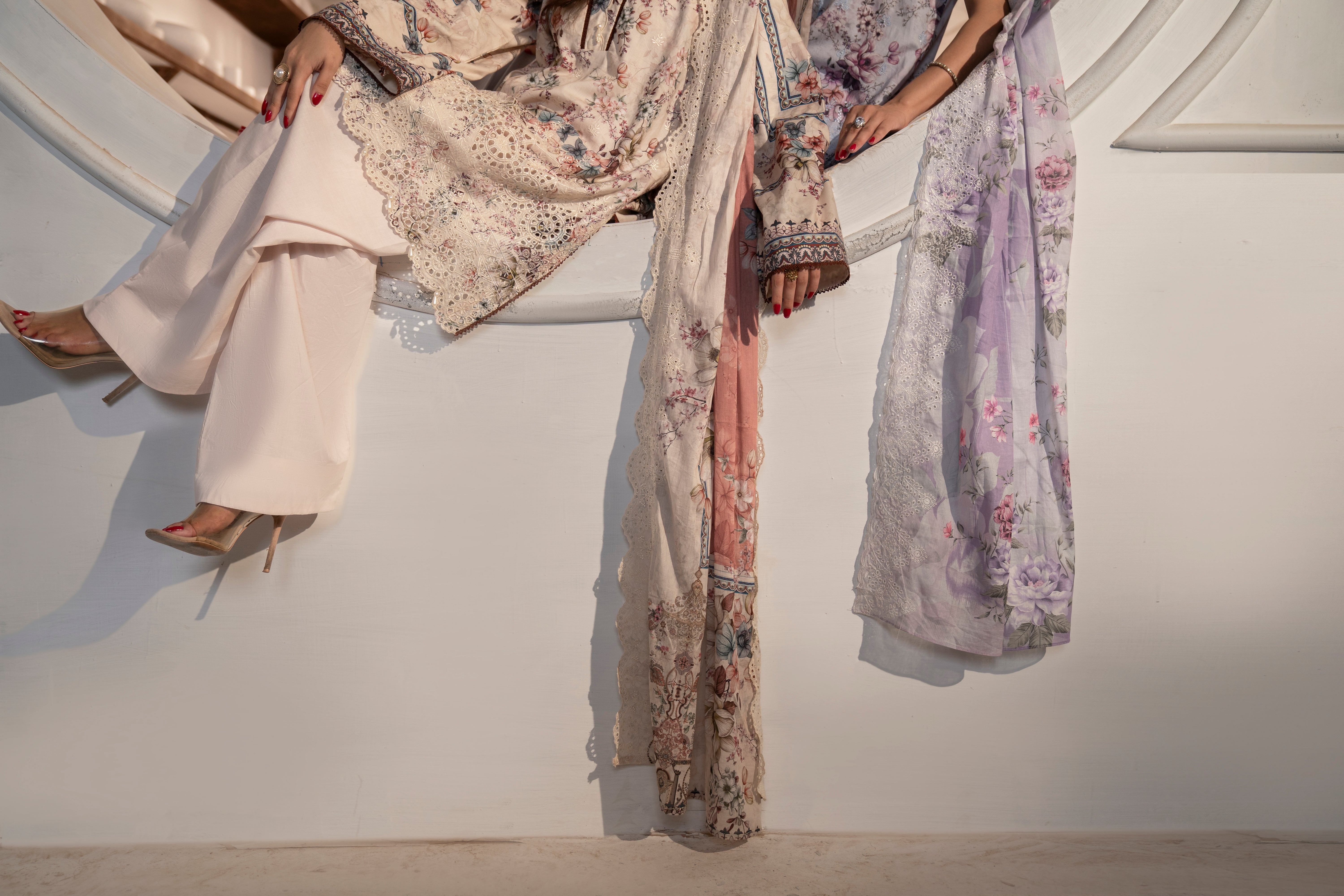 D717 - Collection Embroidered