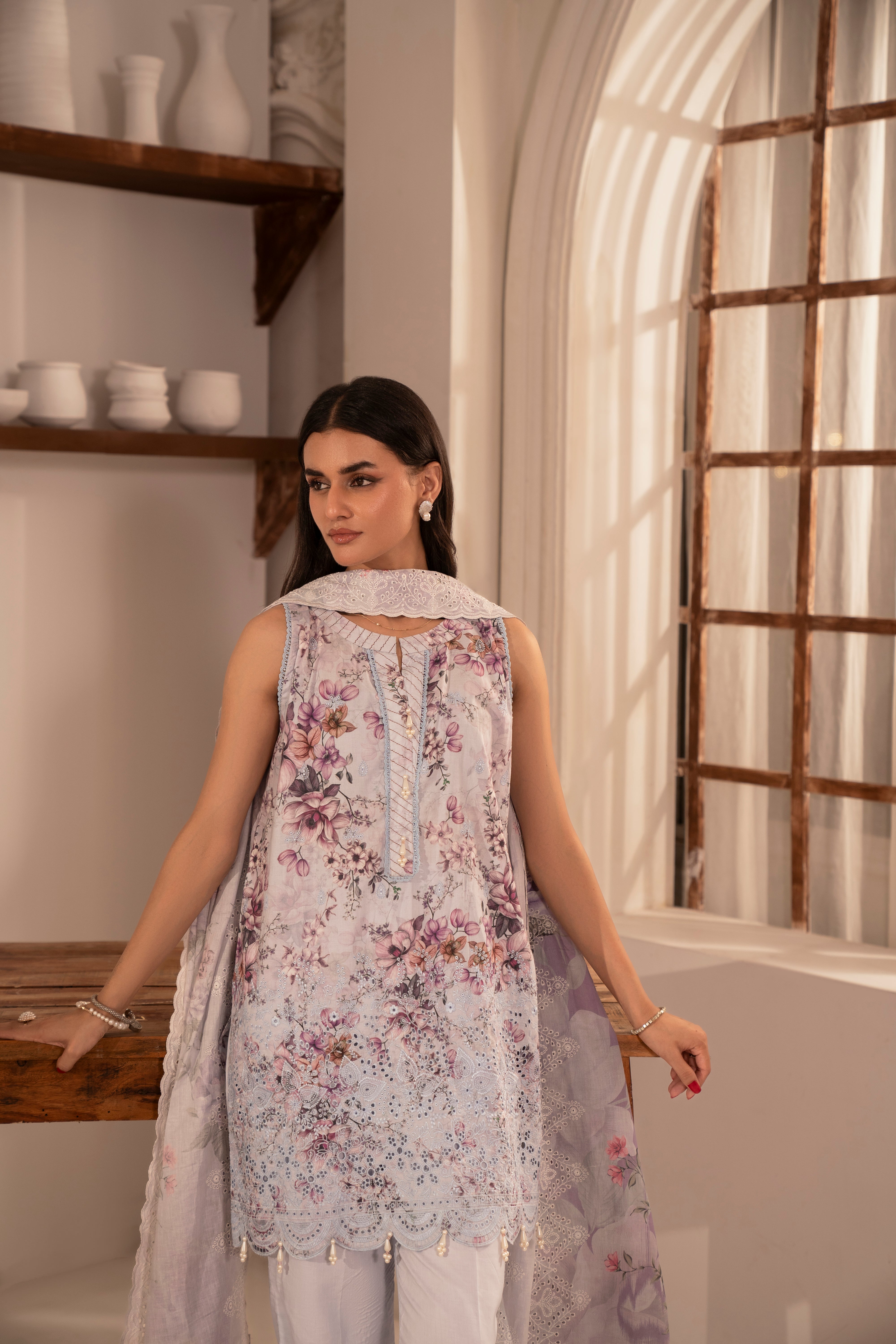 D717 - Collection Embroidered