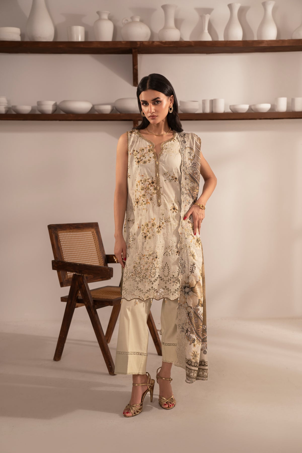 D723 - Collection Embroidered