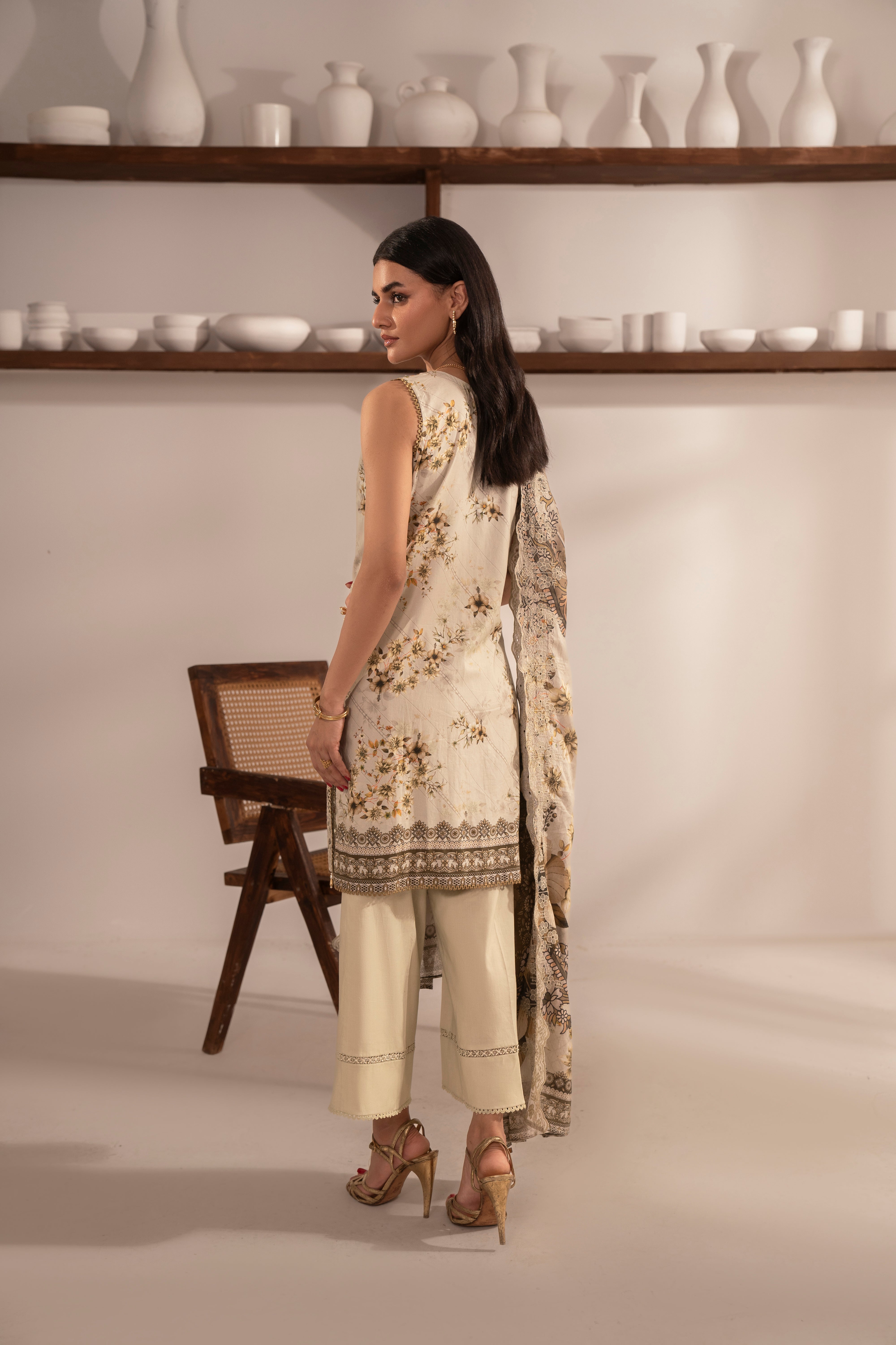 D723 - Collection Embroidered