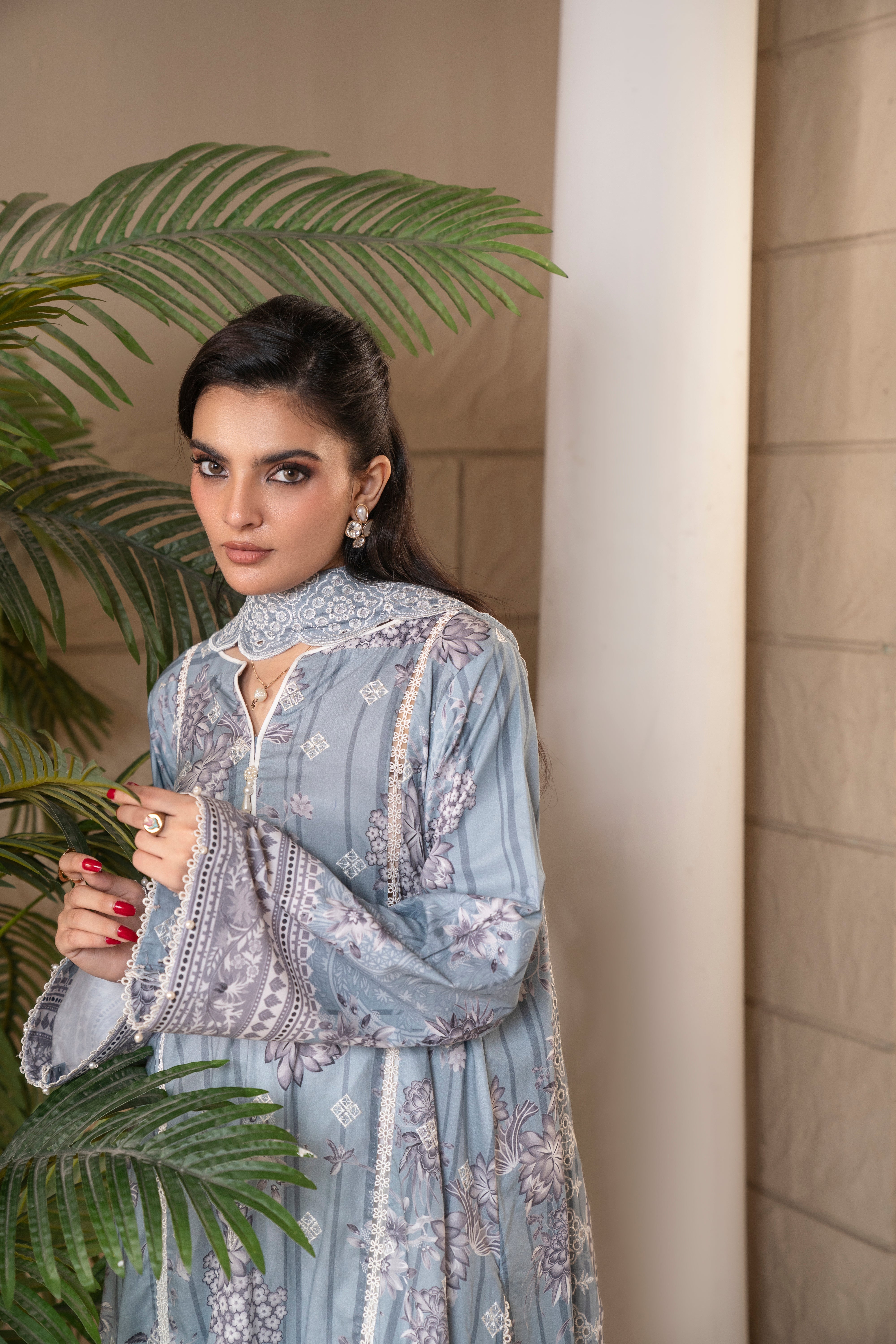 D726 - Collection Embroidered