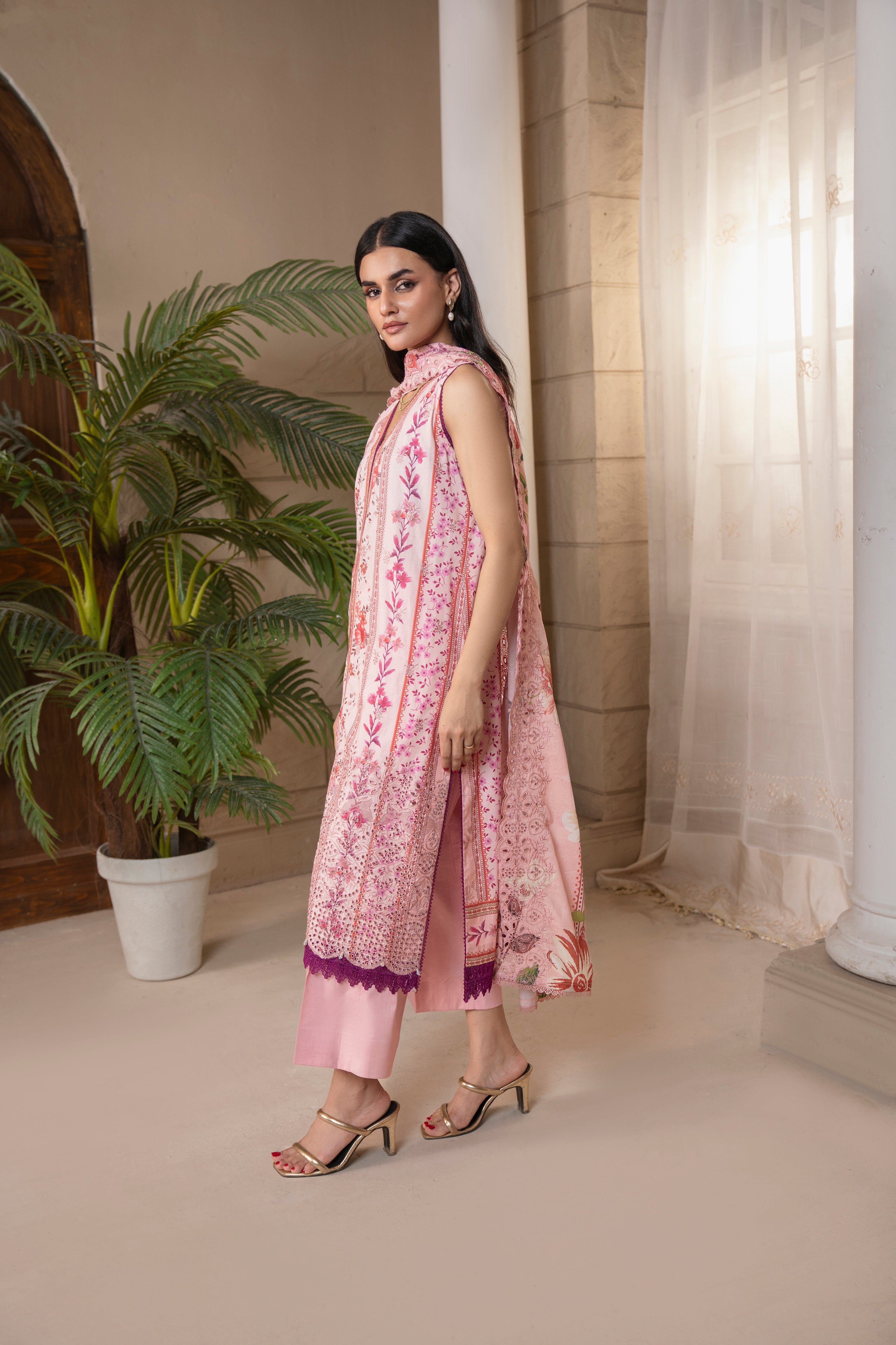 D714 - Collection Embroidered