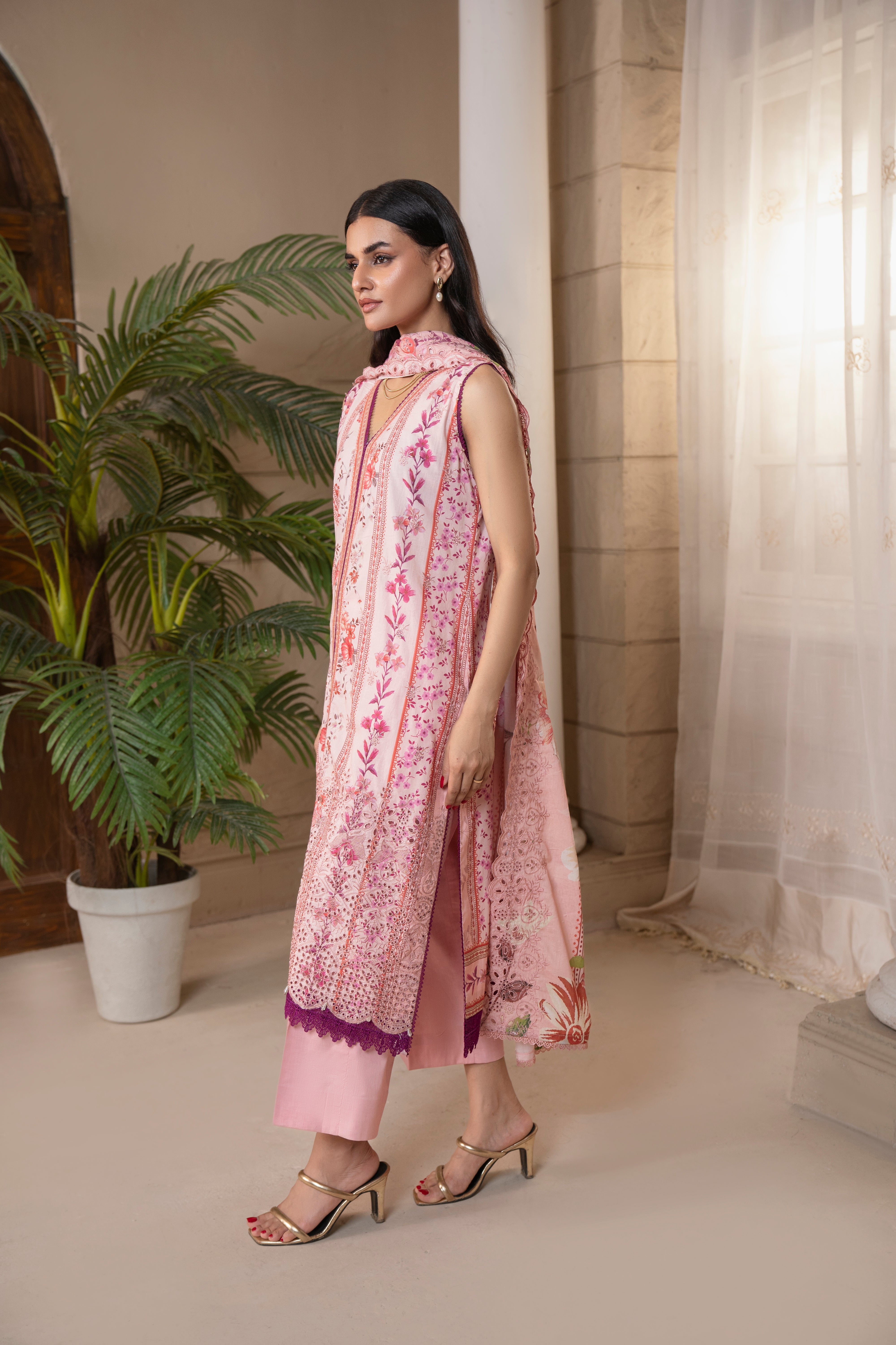 D714 - Collection Embroidered