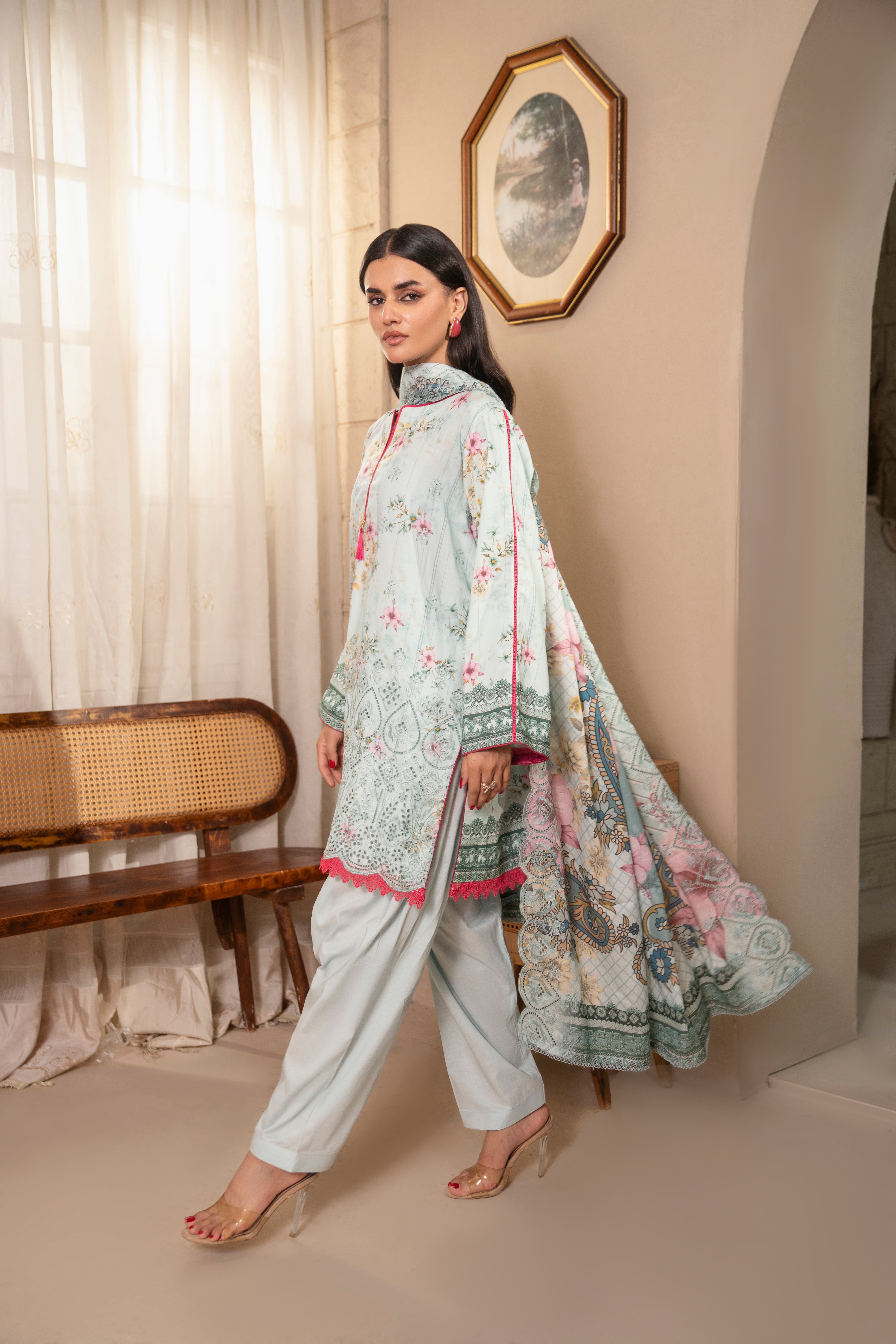 D724 - Collection Embroidered