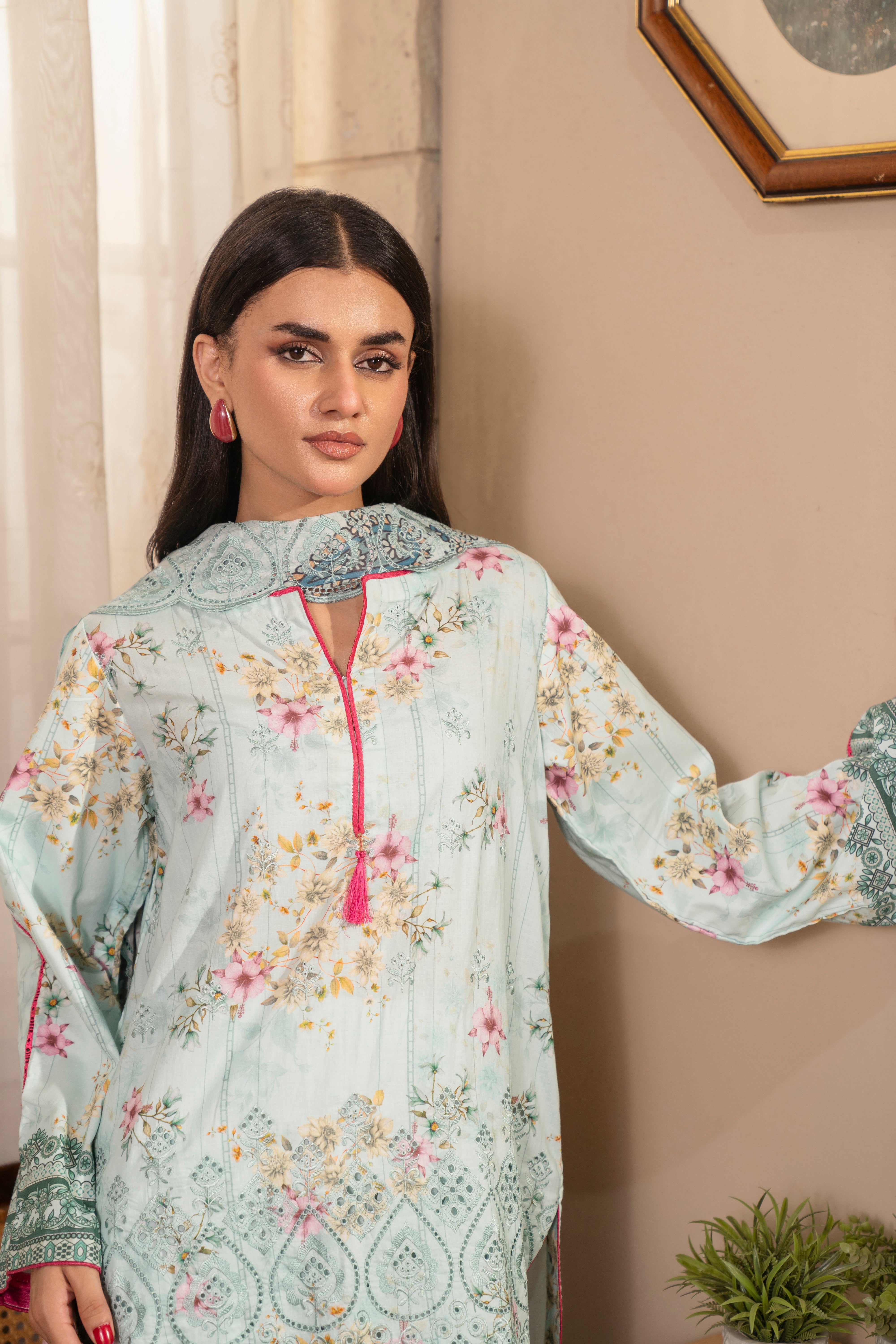D724 - Collection Embroidered