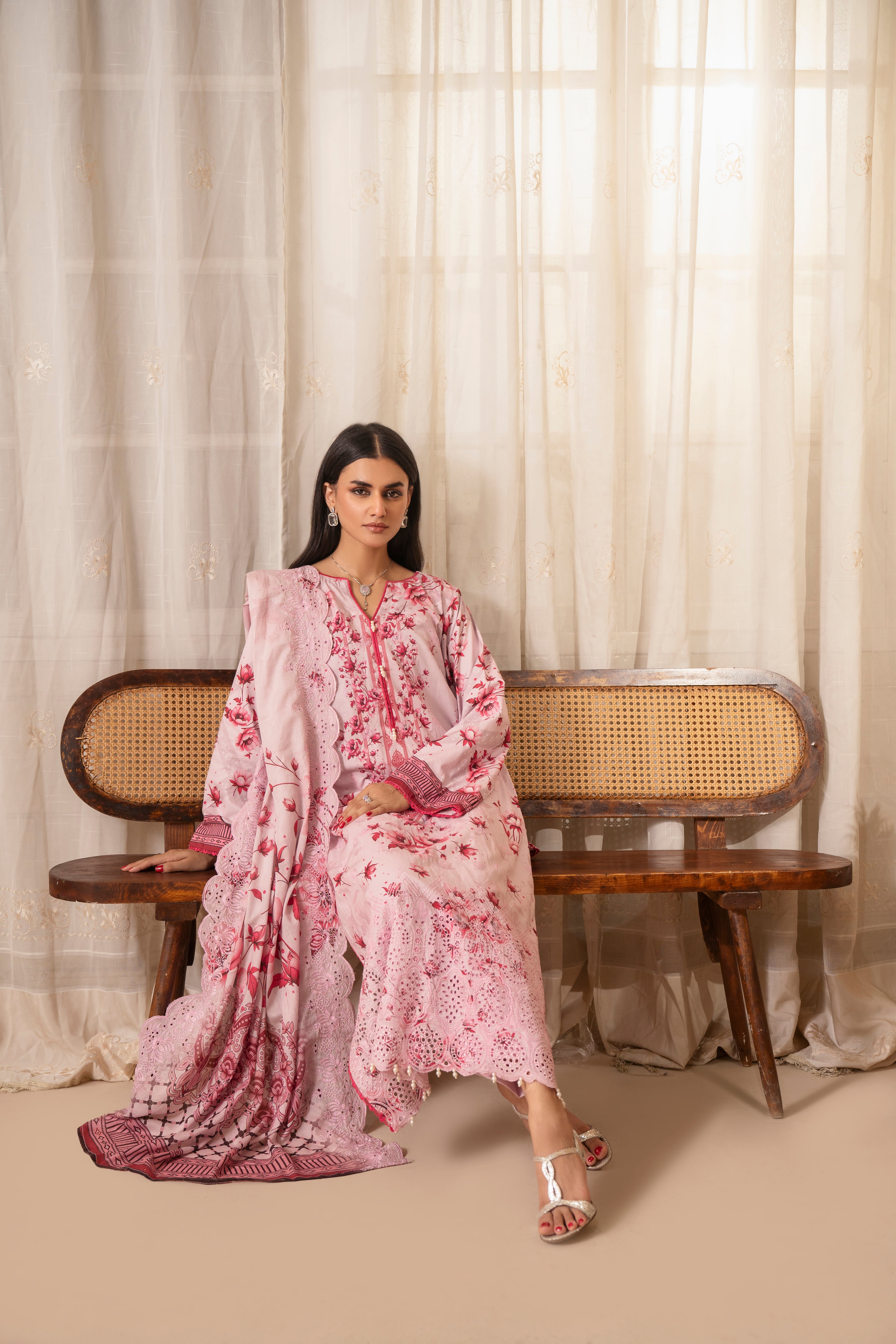 D732 - Collection Embroidered