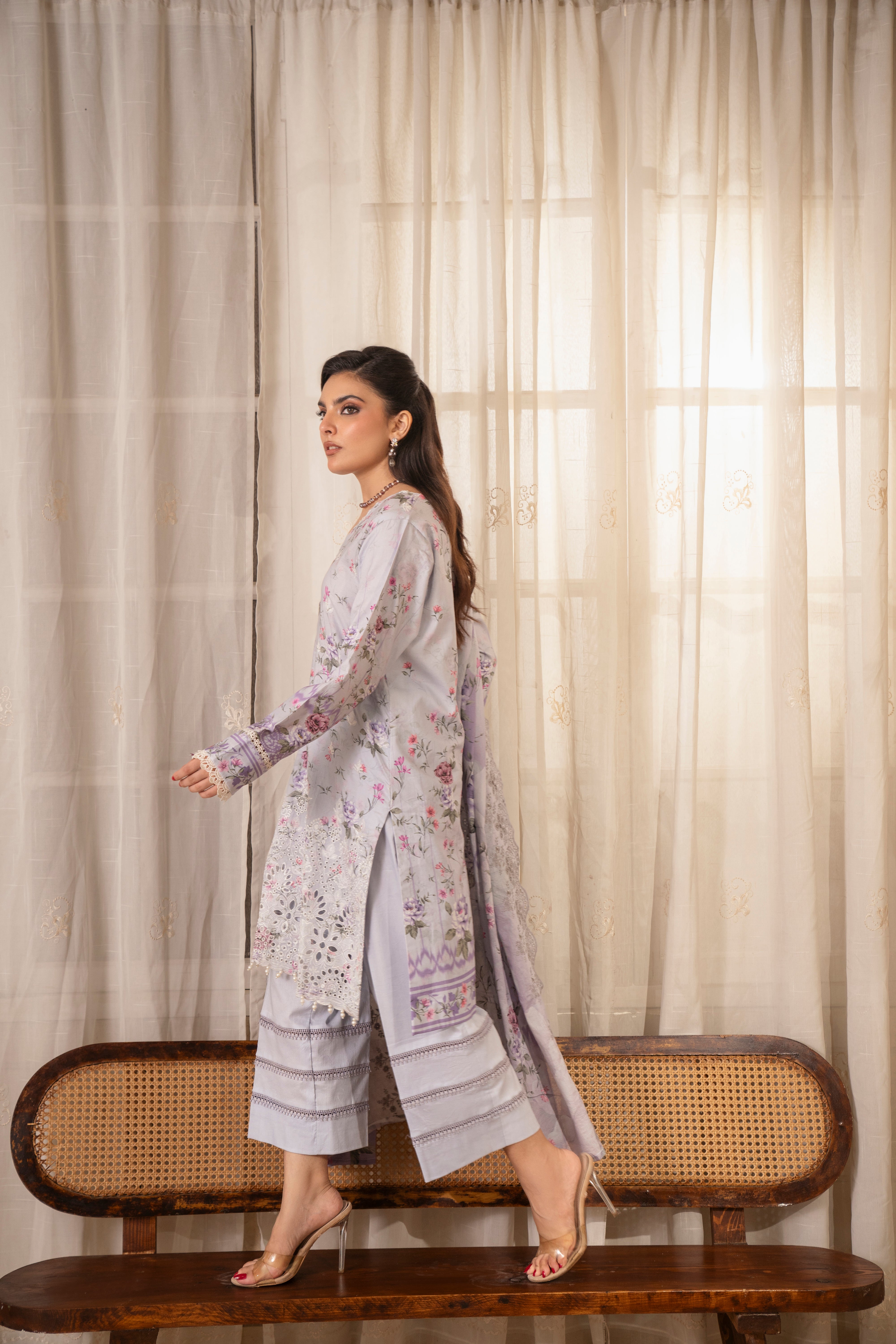 D720 - Collection Embroidered