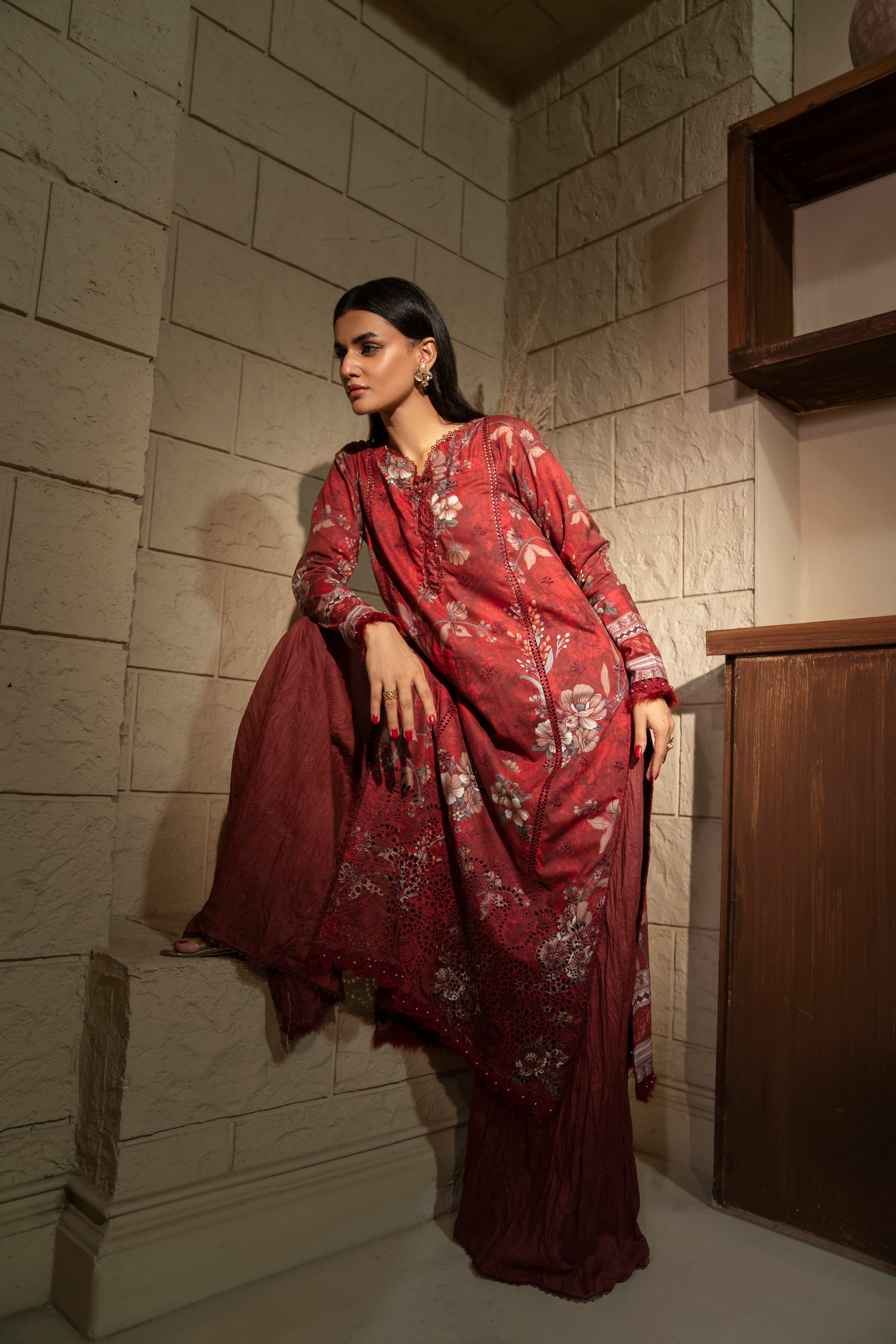 D734 - Collection Embroidered