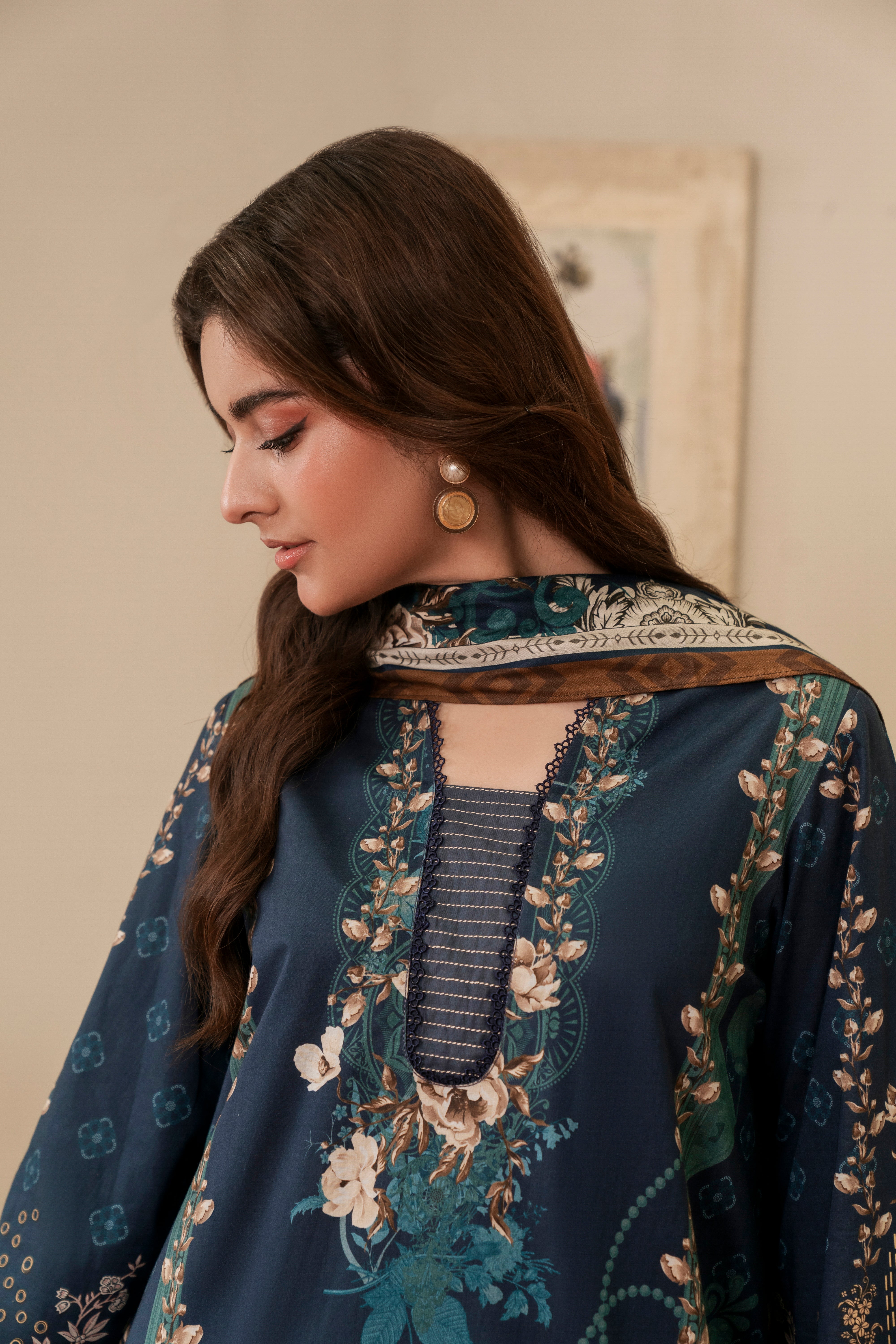 Resham Unstitched Cambric 3 Pcs Printed Suit D752