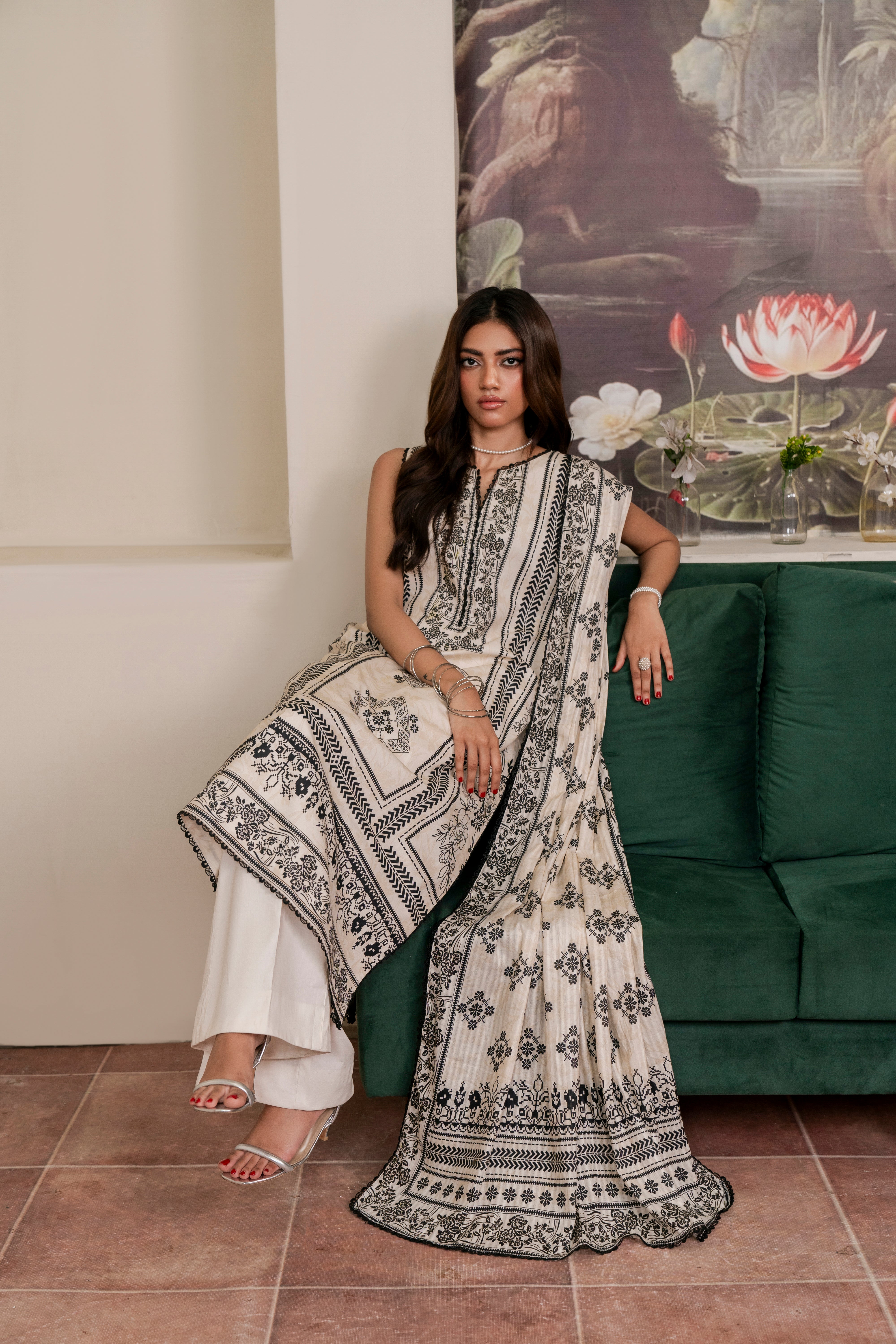 Resham Unstitched Cambric 3 Pcs Printed Suit D744