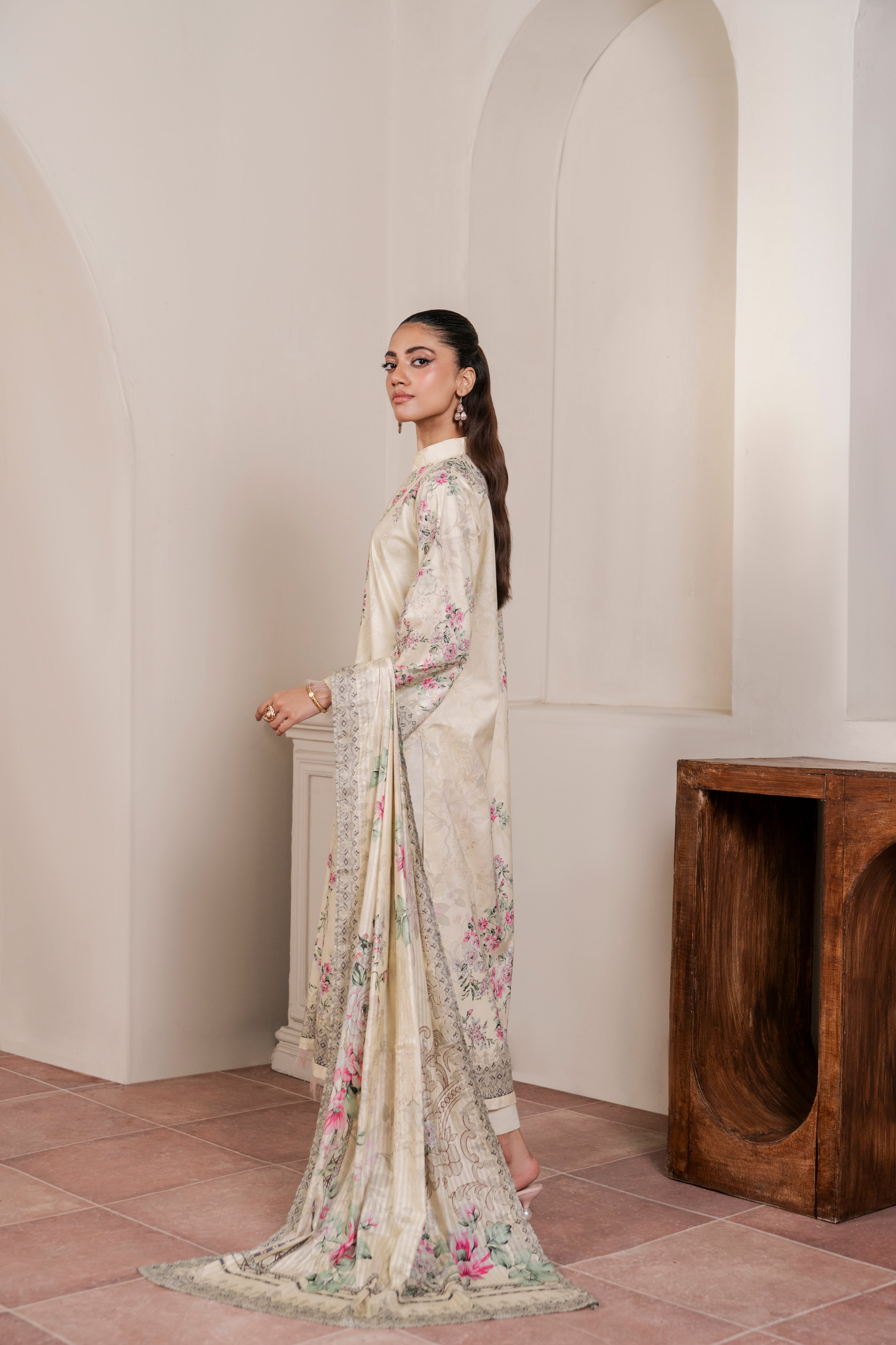 Resham Unstitched Cambric 3 Pcs Printed Suit D746