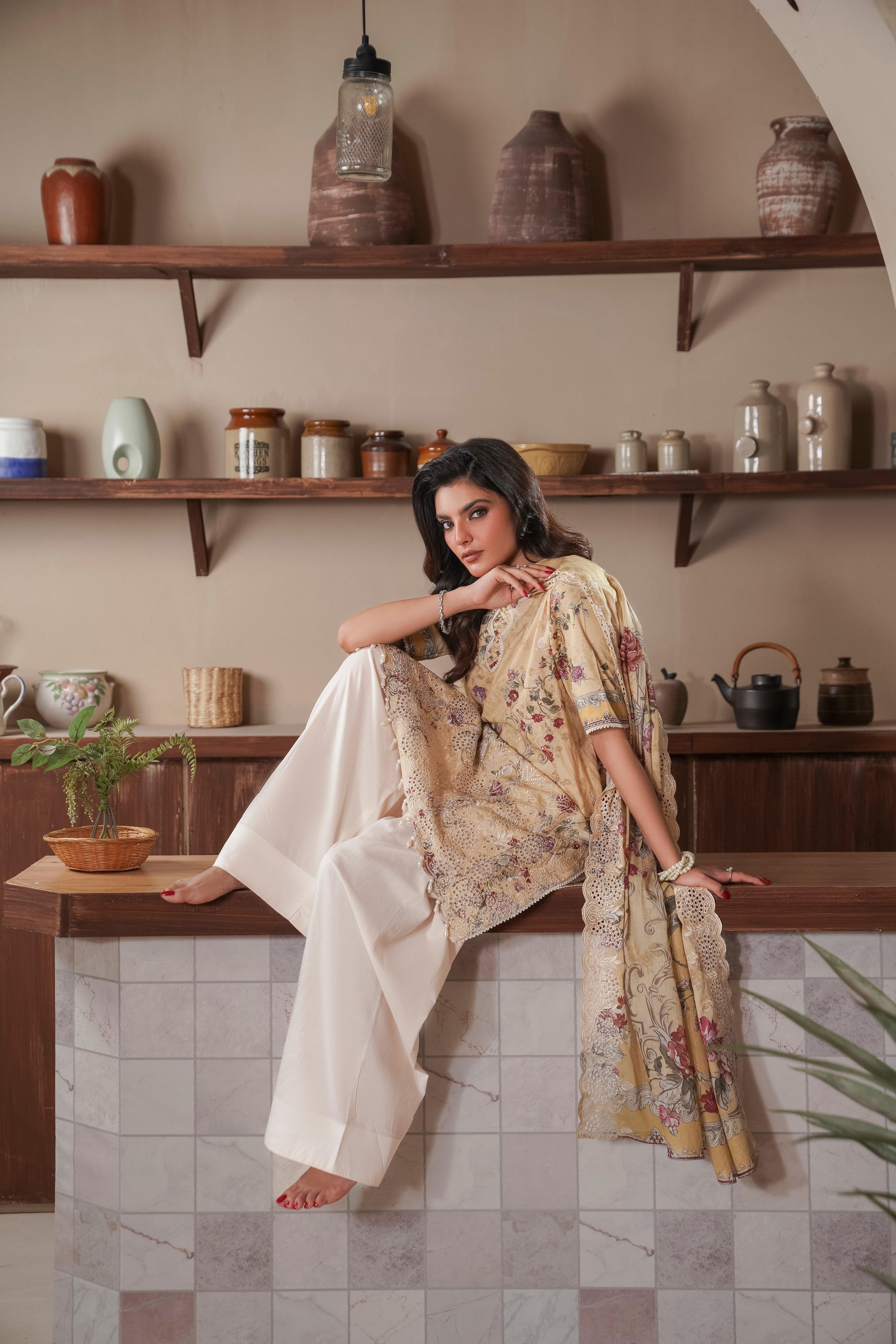 D715 - Collection Embroidered